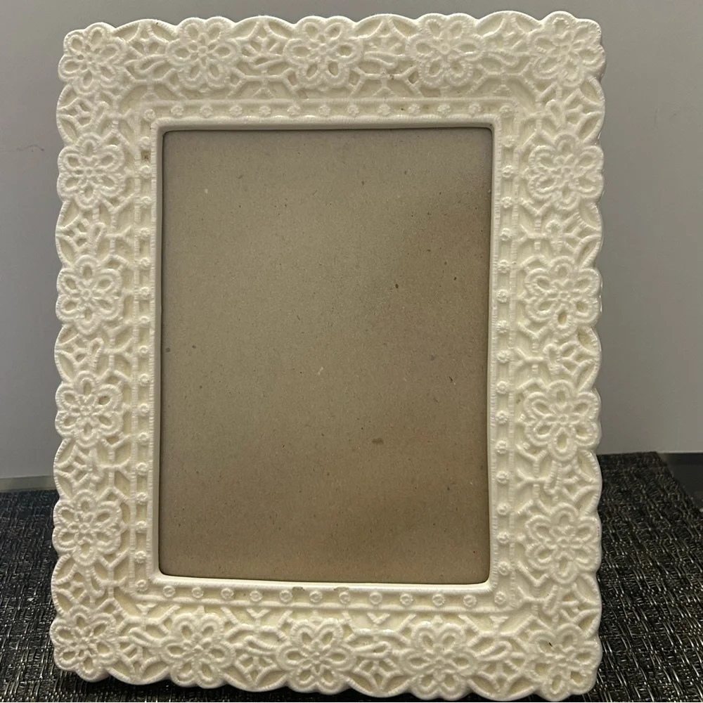 Elsa L Inc Ivory Floral Lace Ceramic Photo Frame Vintage Made in Taiwan